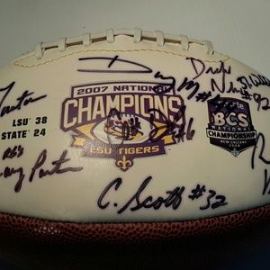 Rawlings 2007 LSU Tigers Signed ball